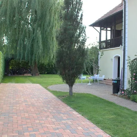Konukevi Balaton Vendeghaz *