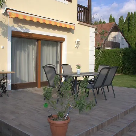 Konukevi Balaton Vendeghaz *
