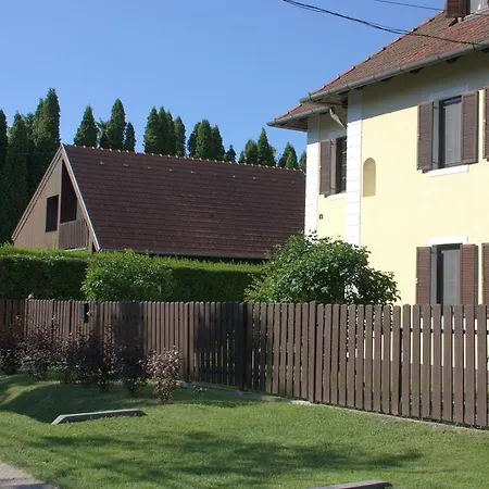 Balaton Vendeghaz Konukevi